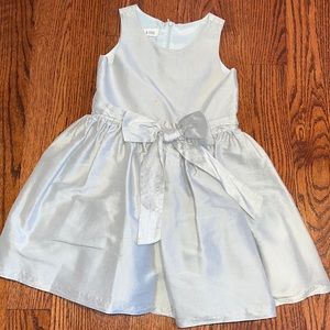 Boutique isobella & Chloe silver silk puffy dress - size 7